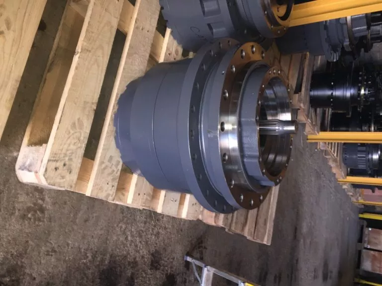 Бортовая для экскаватора Либхер